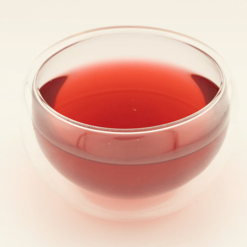 Blush Petal Soirée, brewed, in a clear glass [blush-petal-soiree-03-liquor]