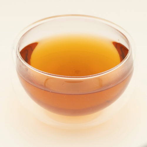 Caramel Velvet Pu'er, brewed, in a clear glass [caramel-velvet-puer-03-liquor]