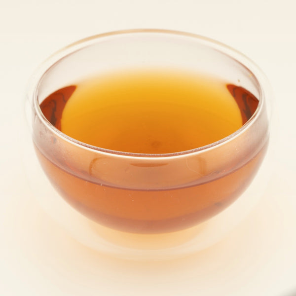 Caramel Velvet Pu'er, brewed, in a clear glass [caramel-velvet-puer-03-liquor]