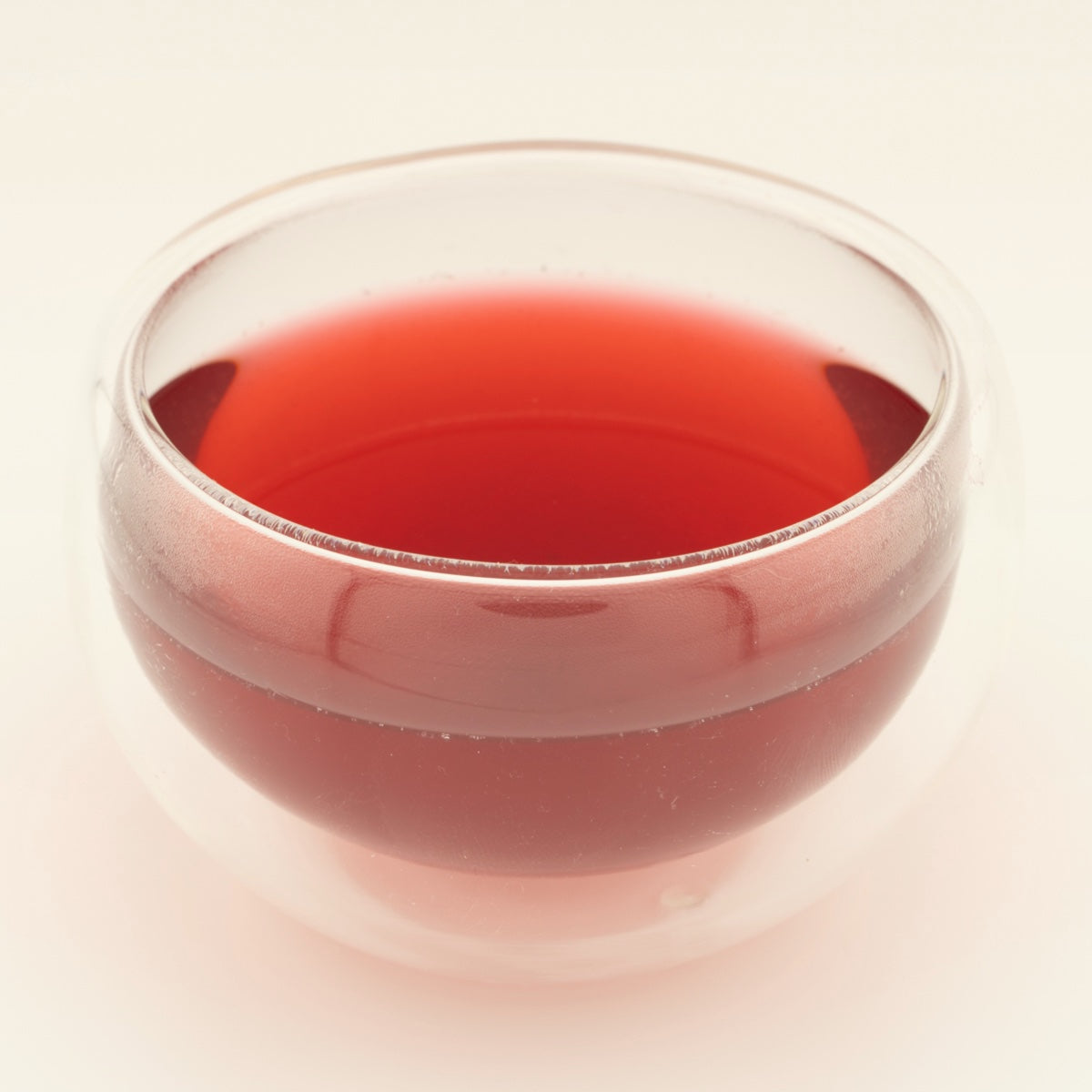 Strawberry Macaron Cloud, brewed, in a clear glass [strawberry-macaron-cloud-03-liquor]