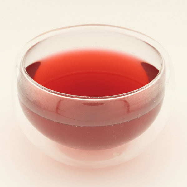 Strawberry Macaron Cloud, brewed, in a clear glass [strawberry-macaron-cloud-03-liquor]