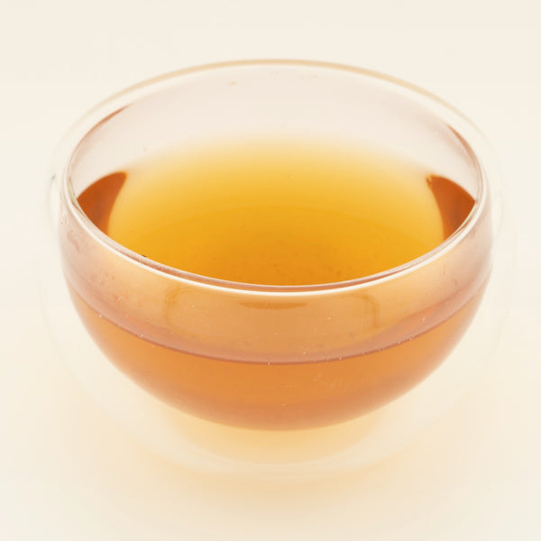Velvet Rice Embrace, brewed, in a clear glass [velvet-rice-embrace-03-liquor]